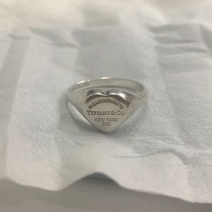 Return to Tiffany Heart Signet Ring